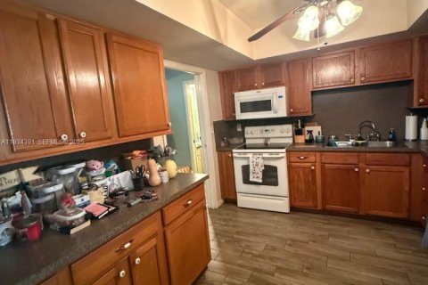 Casa en venta en Pompano Beach, Florida, 3 dormitorios, 115.85 m2 № 1992698 - foto 17