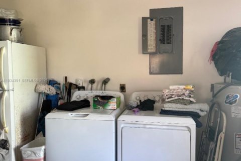 Casa en venta en Pompano Beach, Florida, 3 dormitorios, 115.85 m2 № 1992698 - foto 1