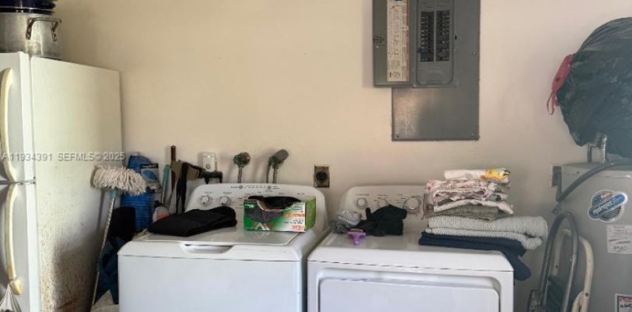 Casa en Pompano Beach, Florida 3 dormitorios, 115.85 m2 № 1992698