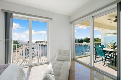 Condominio en venta en Key Largo, Florida, 4 dormitorios, 244.8 m2 № 2012208 - foto 17