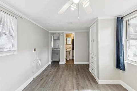 House in Largo, Florida 4 bedrooms, 103.4 sq.m. № 1780960 - photo 28
