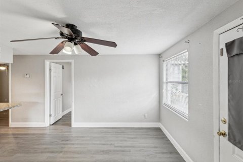 House in Largo, Florida 4 bedrooms, 103.4 sq.m. № 1780960 - photo 5
