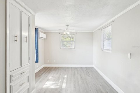 House in Largo, Florida 4 bedrooms, 103.4 sq.m. № 1780960 - photo 26