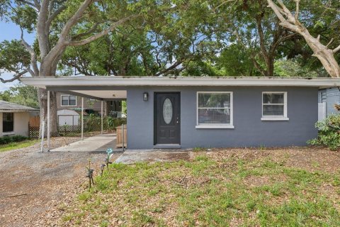 House in Largo, Florida 4 bedrooms, 103.4 sq.m. № 1780960 - photo 1