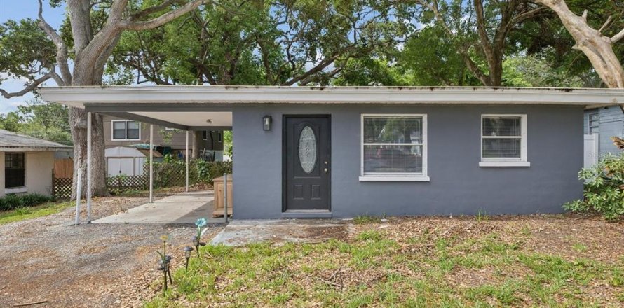 House in Largo, Florida 4 bedrooms, 103.4 sq.m. № 1780960