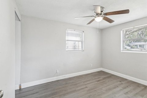 House in Largo, Florida 4 bedrooms, 103.4 sq.m. № 1780960 - photo 11
