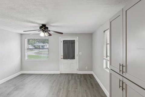 House in Largo, Florida 4 bedrooms, 103.4 sq.m. № 1780960 - photo 3