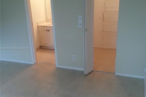 Condominio en venta en Tamarac, Florida, 2 dormitorios, 109.62 m2 № 2090496 - foto 6