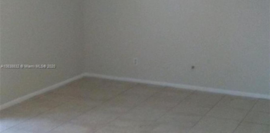 Condominio en Tamarac, Florida, 2 dormitorios  № 2090496