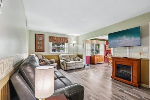 Casa en venta en Umatilla, Florida, 2 dormitorios, 117.89 m2 № 2386470 - foto 6