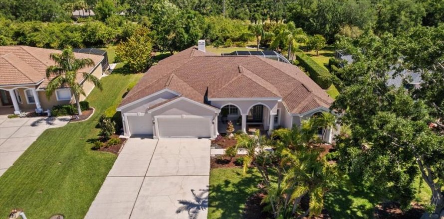 House in Parrish, Florida 4 bedrooms, 246.84 sq.m. № 1644145