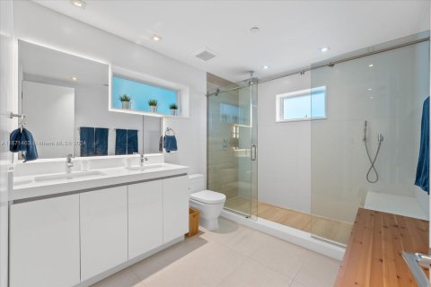 Condominio en alquiler en Miami Beach, Florida, 2 dormitorios, 62.24 m2 № 2021269 - foto 21