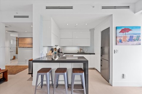 Condominio en alquiler en Miami Beach, Florida, 2 dormitorios, 62.24 m2 № 2021269 - foto 13