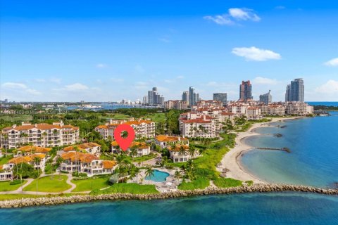 Condominio en alquiler en Miami Beach, Florida, 2 dormitorios, 62.24 m2 № 2021269 - foto 2