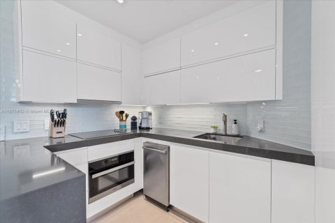 Condominio en alquiler en Miami Beach, Florida, 2 dormitorios, 62.24 m2 № 2021269 - foto 14