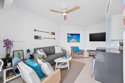 Condominio en alquiler en Miami Beach, Florida, 2 dormitorios, 62.24 m2 № 2021269 - foto 10