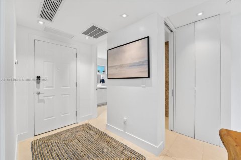 Condominio en alquiler en Miami Beach, Florida, 2 dormitorios, 62.24 m2 № 2021269 - foto 17