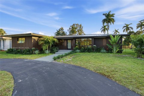 Villa ou maison à vendre à El Portal, Floride: 4 chambres, 199.65 m2 № 1972770 - photo 3