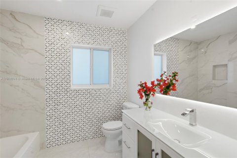 Villa ou maison à vendre à El Portal, Floride: 4 chambres, 199.65 m2 № 1972770 - photo 21