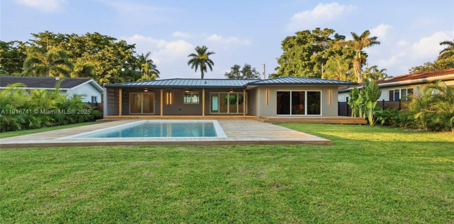 Villa ou maison à El Portal, Floride 4 chambres, 199.65 m2 № 1972770