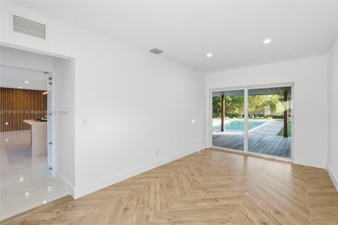 Villa ou maison à vendre à El Portal, Floride: 4 chambres, 199.65 m2 № 1972770 - photo 19