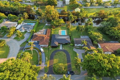 Villa ou maison à vendre à El Portal, Floride: 4 chambres, 199.65 m2 № 1972770 - photo 30