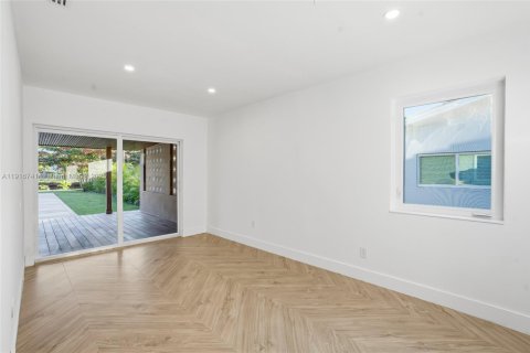 Villa ou maison à vendre à El Portal, Floride: 4 chambres, 199.65 m2 № 1972770 - photo 20