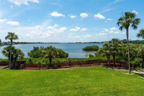 Copropriété à louer à Sarasota, Floride: 2 chambres, 94.39 m2 № 957297 - photo 4