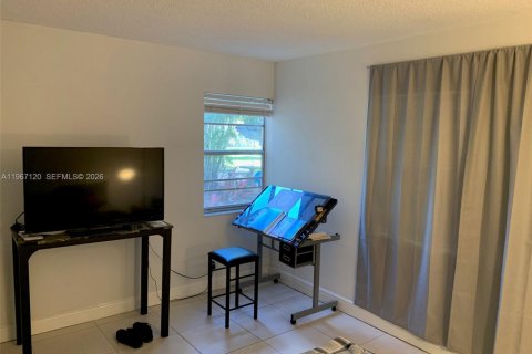 Снять в аренду кондоминиум в Халландейл-Бич, Флорида 2 спальни, 85.56м2, № 2028452 - фото 8