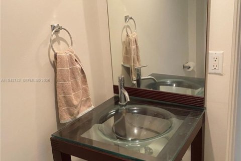 Copropriété à vendre à Miami Beach, Floride: 1 chambre, 76.64 m2 № 2000577 - photo 4