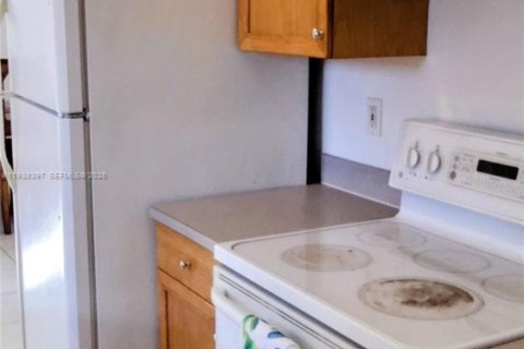 Купить виллу или дом в Локсахатчи-Гроувс, Флорида 3 спальни, 115.85м2, № 1998208 - фото 15