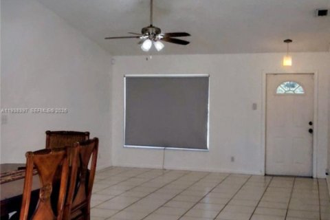 Купить виллу или дом в Локсахатчи-Гроувс, Флорида 3 спальни, 115.85м2, № 1998208 - фото 12