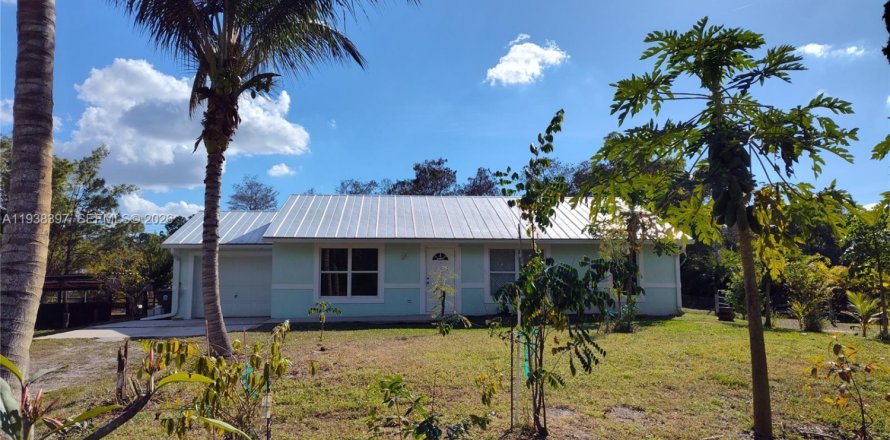 Дом в Локсахатчи-Гроувс, Флорида 3 спальни, 115.85м2 № 1998208