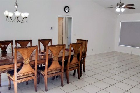 Купить виллу или дом в Локсахатчи-Гроувс, Флорида 3 спальни, 115.85м2, № 1998208 - фото 9