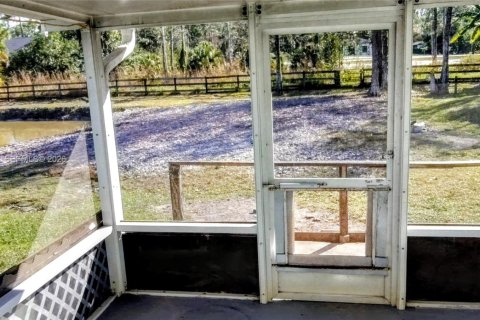 Купить виллу или дом в Локсахатчи-Гроувс, Флорида 3 спальни, 115.85м2, № 1998208 - фото 30