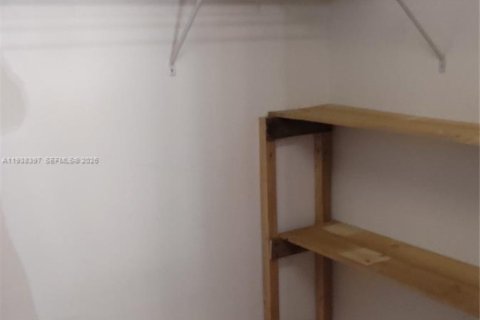 Купить виллу или дом в Локсахатчи-Гроувс, Флорида 3 спальни, 115.85м2, № 1998208 - фото 20