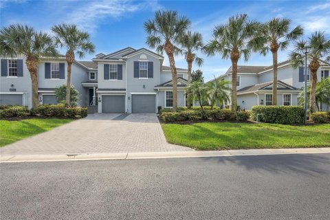 Townhouse in Alva, Florida 2 bedrooms, 165.74 sq.m. № 1904403 - photo 1