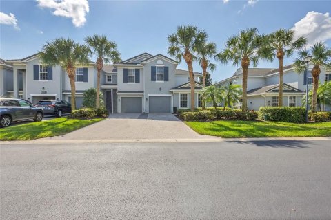 Townhouse in Alva, Florida 2 bedrooms, 165.74 sq.m. № 1904403 - photo 2