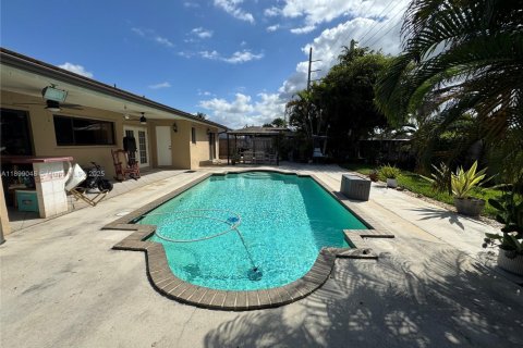 Villa ou maison à vendre à Miami, Floride: 4 chambres, 219.9 m2 № 1951148 - photo 18