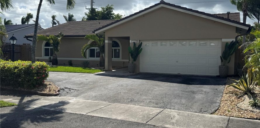 Villa ou maison à Miami, Floride 4 chambres, 219.9 m2 № 1951148