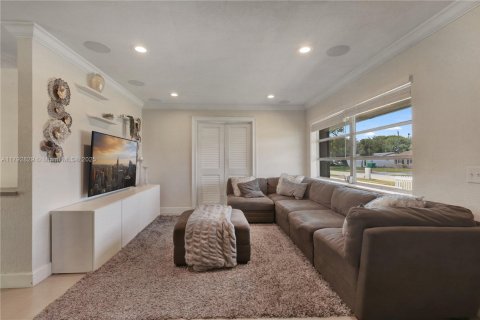 House in Sunrise, Florida 3 bedrooms, 104.98 sq.m. № 1728176 - photo 14