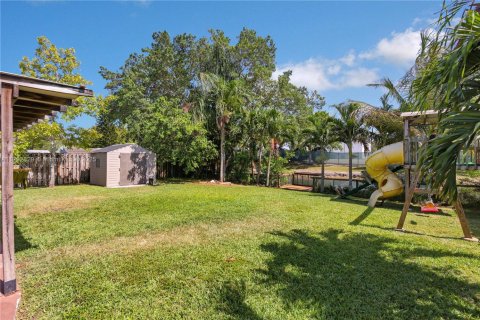 House in Sunrise, Florida 3 bedrooms, 104.98 sq.m. № 1728176 - photo 26