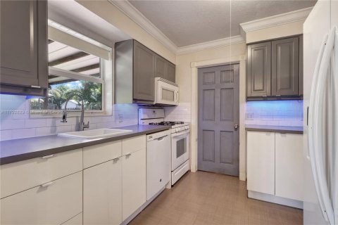 House in Sunrise, Florida 3 bedrooms, 104.98 sq.m. № 1728176 - photo 7
