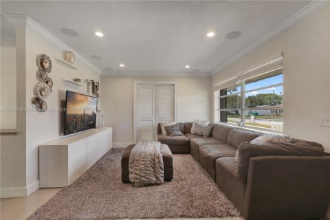 House in Sunrise, Florida 3 bedrooms, 104.98 sq.m. № 1728176 - photo 13