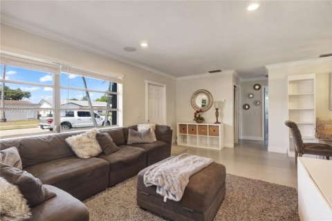 House in Sunrise, Florida 3 bedrooms, 104.98 sq.m. № 1728176 - photo 16
