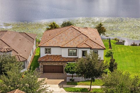 House in Orlando, Florida 6 bedrooms, 460.14 sq.m. № 2348179