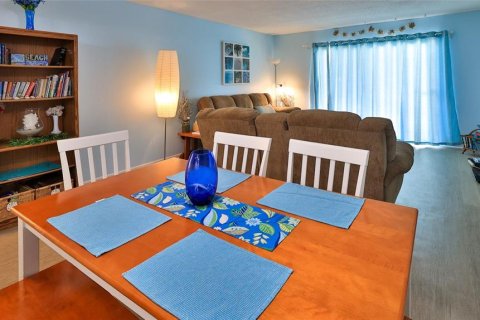 Condo in Ormond Beach, Florida, 2 bedrooms  № 2096335 - photo 10