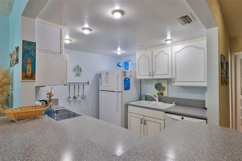 Condo in Ormond Beach, Florida, 2 bedrooms  № 2096335 - photo 7