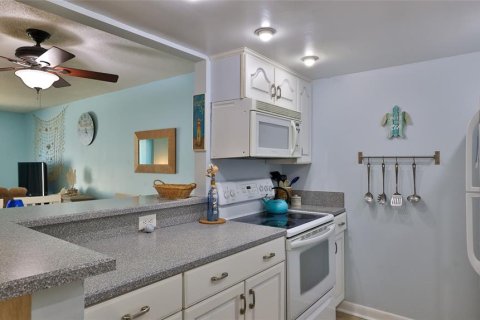 Condo in Ormond Beach, Florida, 2 bedrooms  № 2096335 - photo 5