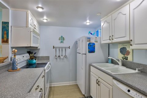 Condo in Ormond Beach, Florida, 2 bedrooms  № 2096335 - photo 4